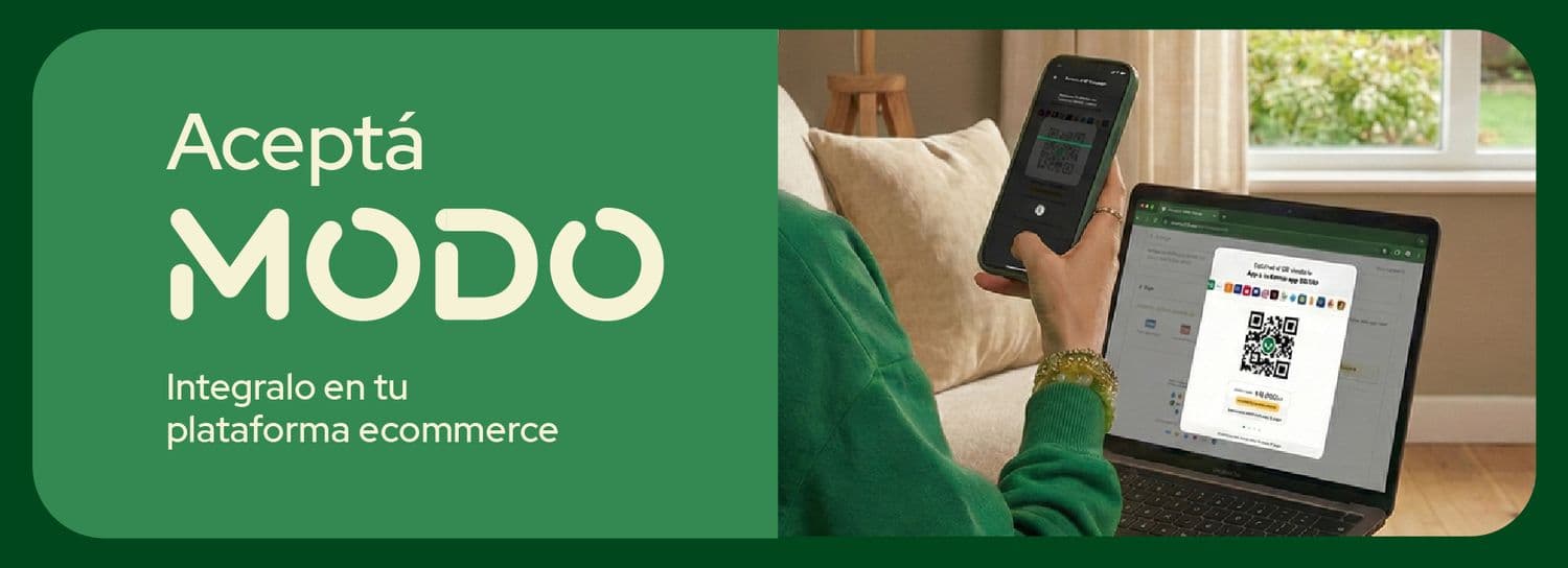 Banner promocional de MODO: "Aceptá MODO. Integralo en tu plataforma ecommerce." Persona sosteniendo un celular que muestra un código QR de pago, frente a una laptop con la pantalla de checkout de MODO abierta.