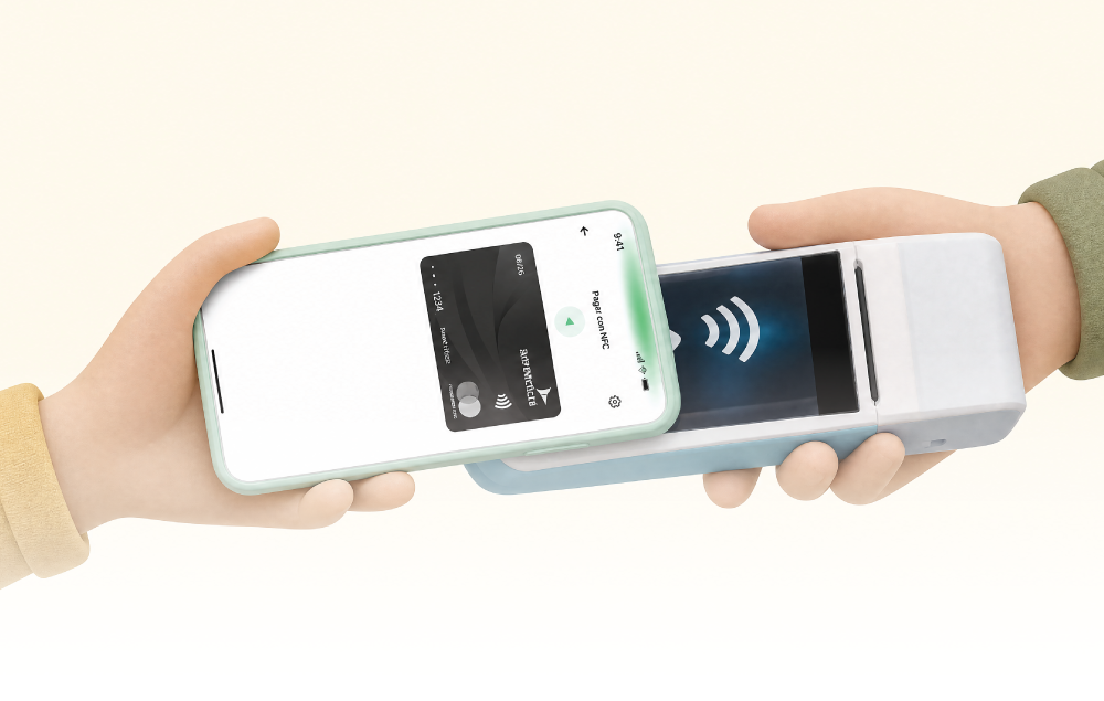 Una mano sosteniendo un celular frente a un posnet para pagar con NFC